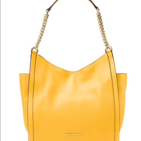 Michael Kors Handbags - 🌸Michael Kors Tote NWT🌸 $169 tonight only